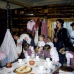 Дети и родители МДОУ №108 а музейном комплексе «Изба»