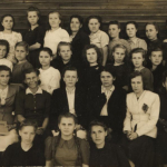 Преподаватели и выпускники Петрозаводского дошкольного педагогического училища. 1947г.