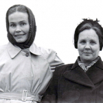 З.П. Печёрина (справа) с артисткой Финского драматического театра Дарьей Карповой. Начало 1960-х гг.