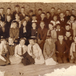 З.П. Печёрина (4-я слева во втором ряду) со своими учениками. 1939г.